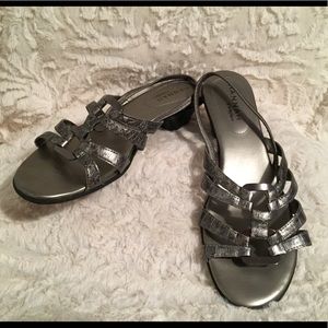 Hannah Comfort Women’s Sandal Size 10